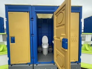 仮設トイレ
